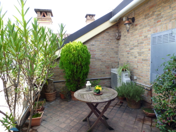 3 locali con terrazzino, ultimo piano